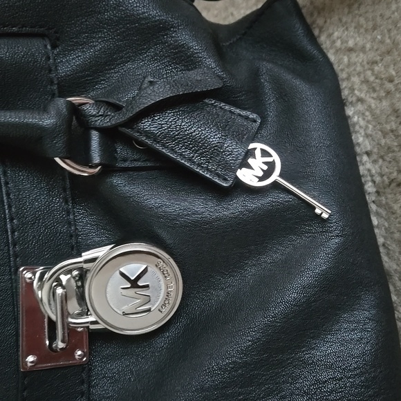 Michael Kors medium satchel - Picture 2 of 5
